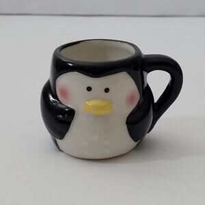 Adorable Penguin Mug - Perfect for Penguin Lovers!